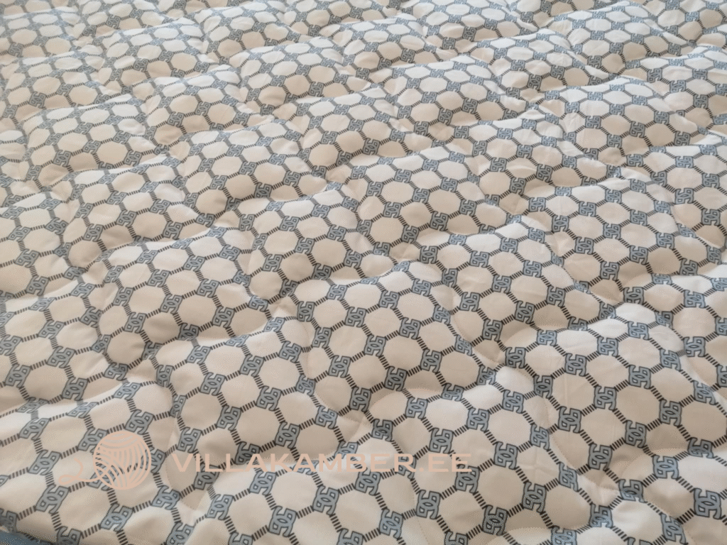 Lambavillatekk 150 x 200 cm mustriga