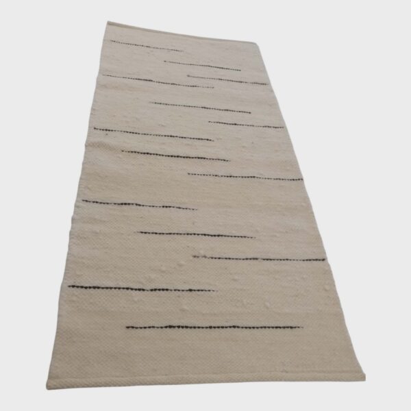 Villane vaip valge tumedate triipudega 70 x 150cm