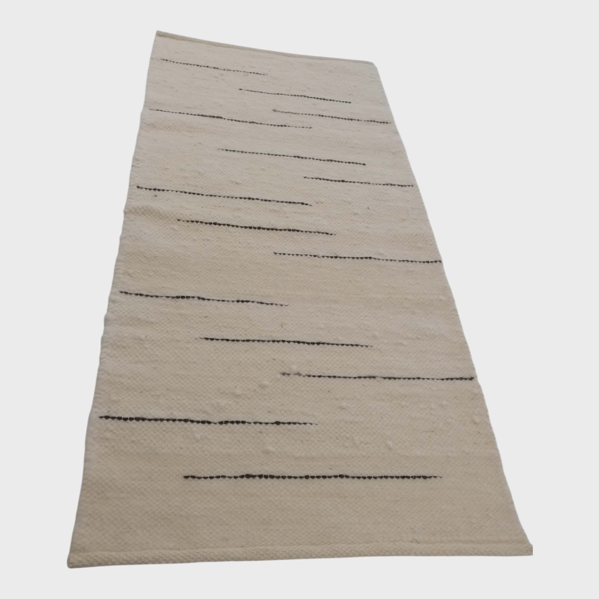 Villane vaip valge tumedate triipudega 70 x 150cm
